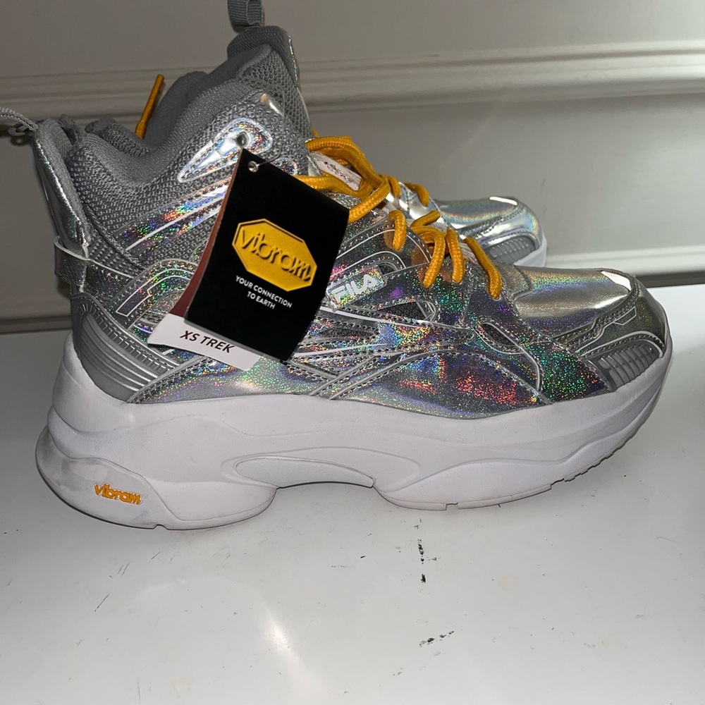Fila Hallasan Mid Premium 5RM02275-781 Womens Silver Lifestyle Sneakers Shoes